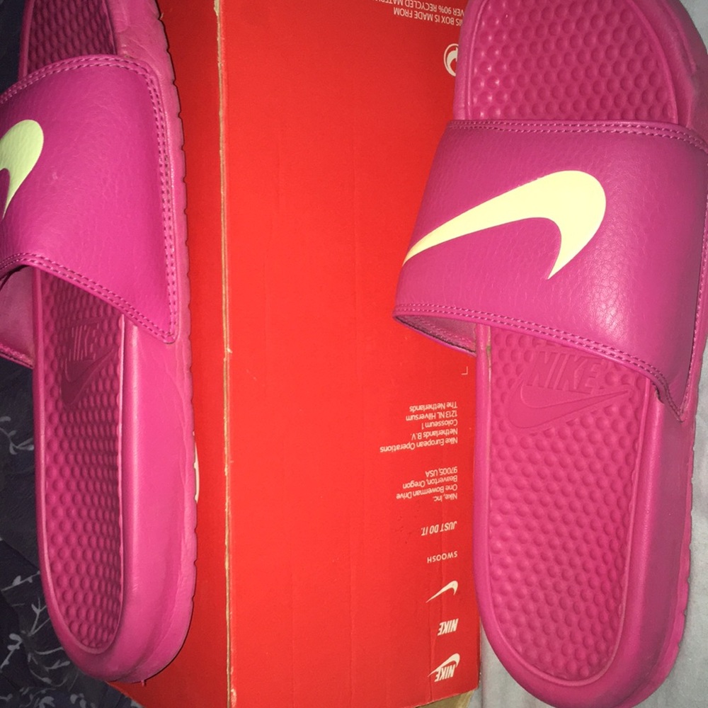 Nike slides